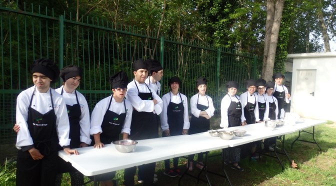 NOS VISITAN LOS ALUMNOS DE MARIANISTAS